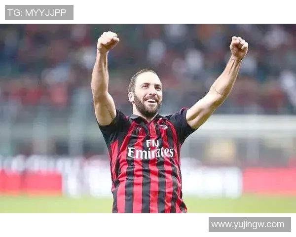 足球历史上的十大中锋球员盘点与他们的辉煌成就解析 足球历史上的十大中锋球员盘点与他们的辉煌成就解析