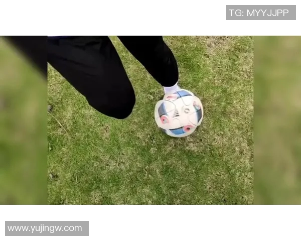 掌握足球起球技巧的详细步骤与注意事项分享 掌握足球起球技巧的详细步骤与注意事项分享
